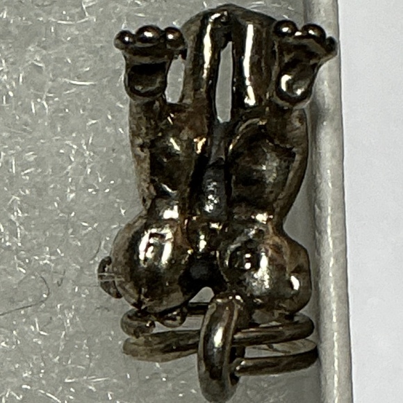 Solid Sterling Silver Dancing Frogs 🐸 Pendant. - Picture 5 of 7